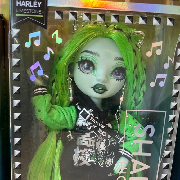Shadow Doll with Green Hair - Picture 2 of 5